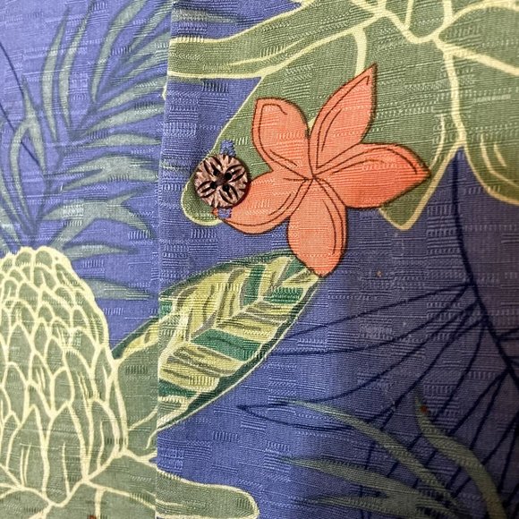 Tommy Bahama Blue and Green Floral 100% Silk Men's Short Sleeve Hawaiian Shirt L - Picture 4 of 6
